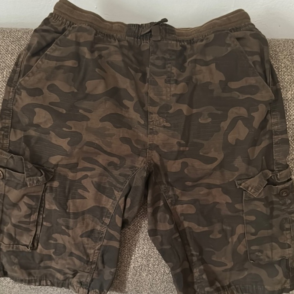 Brown Relaxed Fit Cargo Shorts